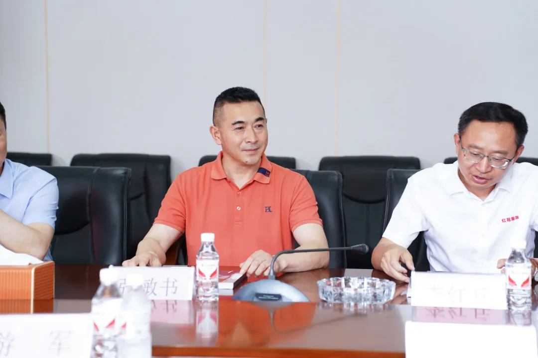 張敏書董事長對立泰服飾集團(tuán)的介紹.jpg